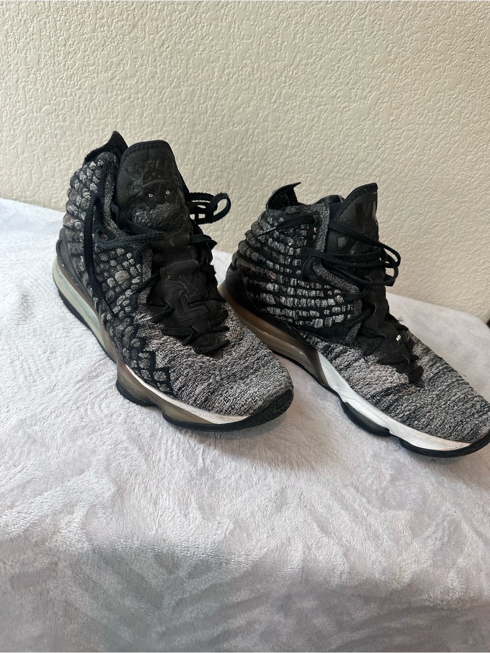 Nike LeBron 17